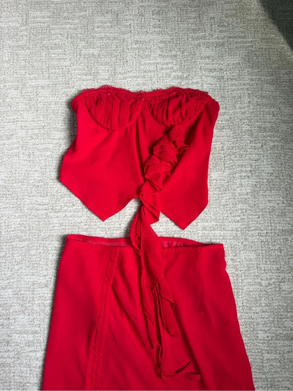 PrettyLittleThing Red Strapless Ruffle Set - Picture 3 of 7